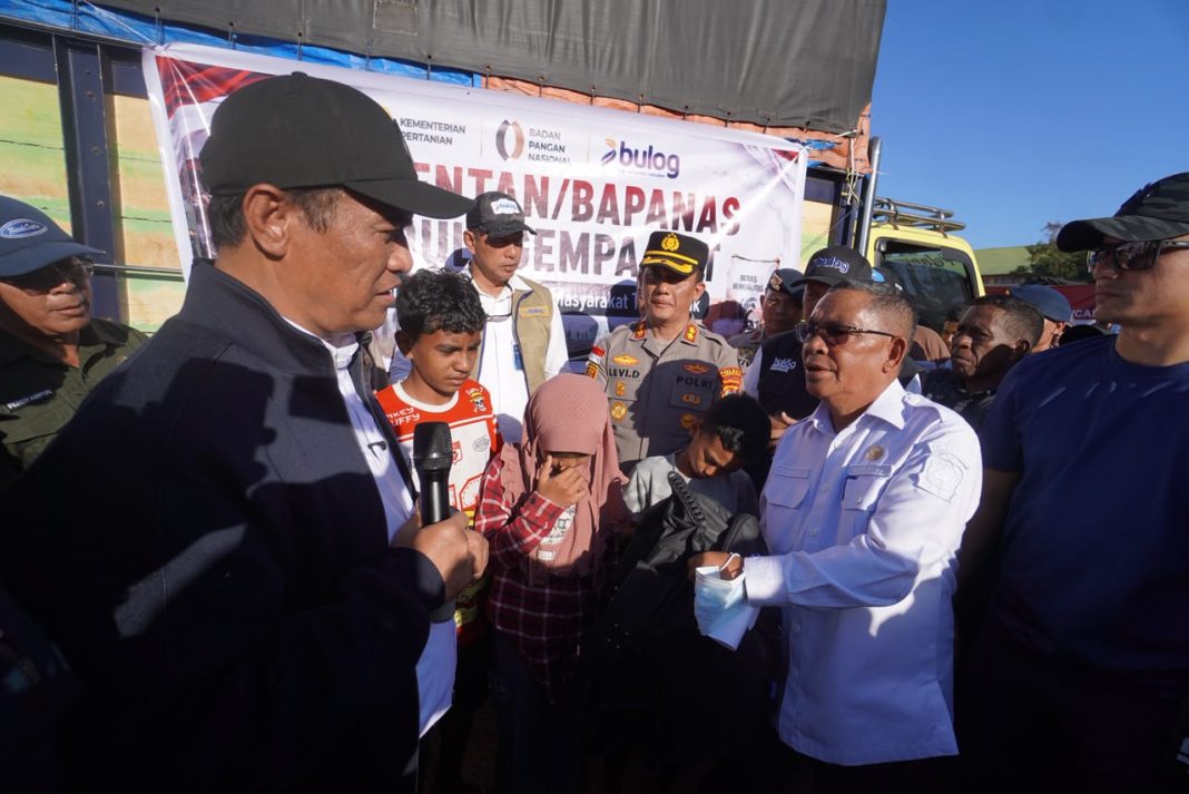 Kepala Bapanas dan Dirut BULOG Tinjau Langsung Penyaluran Bantuan Korban Gempa Flores